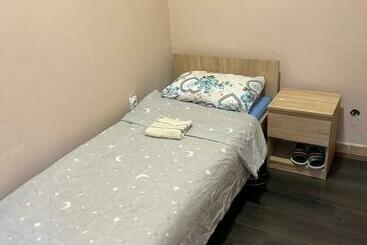 فندق صغير Jacky Coffee Single Room With Shared Toilet