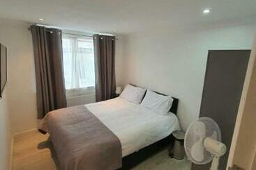 Капсульный Oтель En Suite Near Tottenham Hotspur Stadium