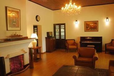 פנסיון Cranford Railway Retreat