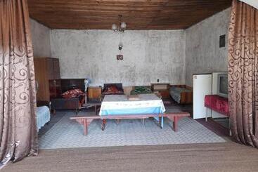 پانسیون Individual Low Budget Guest House