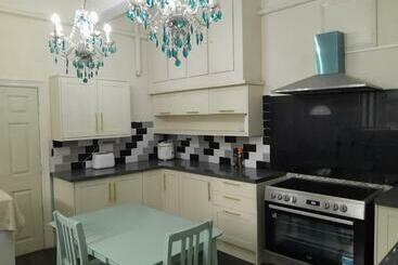 ベッドアンドブレックファースト Falcon Villa