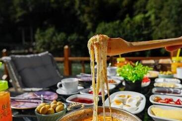 リゾートホテル Terapi̇ Tati̇l Köyü