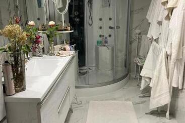 مبيت وإفطار Nuoro Suite