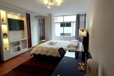 هتل Jk Guzmán Suite