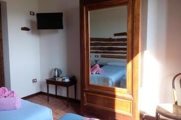 L Albero Degli Struzzi