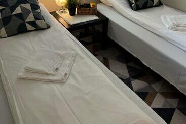 ユースホステル Leirvik Vandrehjem