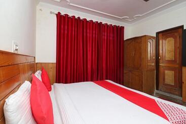 Oyo Flagship Hotel Aakarsh