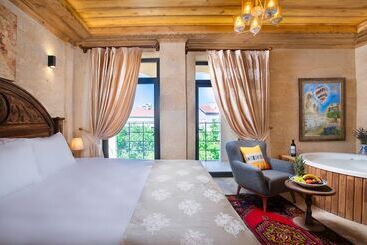 בית מלון כפרי Cappadocia Pyramid Stone House