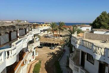 Seven Heaven Hotel And Diving Center