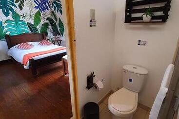 فندق صغير Hostal Ciudad De Segorbe