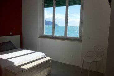 هتل Affittacamere Lo Scoglio