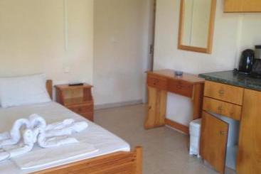 هتل Aristi Studio Apartments