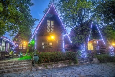 فندق Chalet Suisse