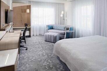 호텔 Courtyard By Marriott Dallas Carrollton And Carrollton Conference Center