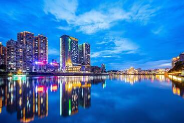 בית מלון כפרי Holiday Inn Neijiang Riverside, An Ihg
