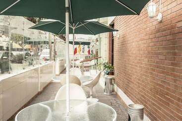 Отель Miraflores Pacific