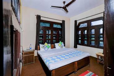 ホテル Oyo Flagship Maha Maya Inn Home Stay