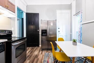 پانسیون Suite Near Downtown Louisville, Ky   Suite I