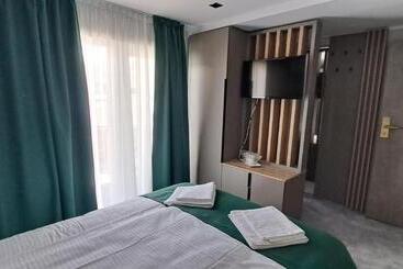 Отель Plutitor Lebăda