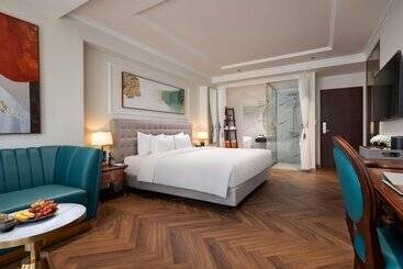 L Signature Hotel & Spa