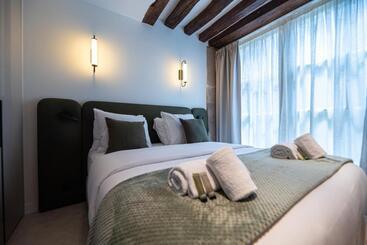 هتل آپارتمان Luxury Home Marais