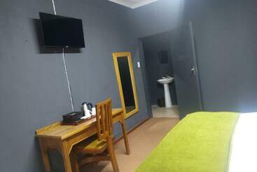 פנסיון Oteng Guest House