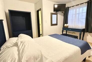 هتل & Hostal Santuario