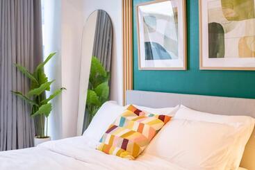 هتل آپارتمان Vibrant Cozy Studio Unit In It Park