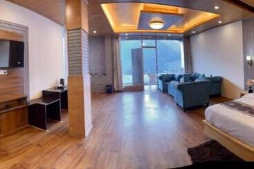 هتل Bentenwood Resort   A Beutiful Scenic Mountain & River View