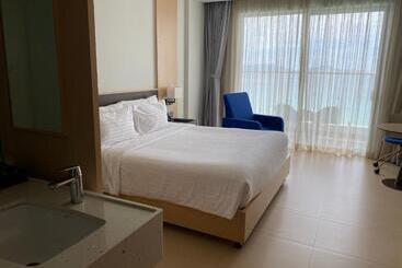 هتل The Cam Ranh Resort All Luxury Service