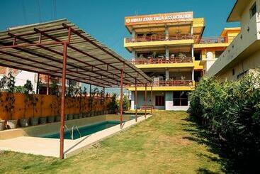 فندق Himalayan Yoga Association