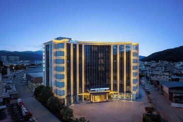 Days Hotel By Wyndham Dali High Speed Railway Station