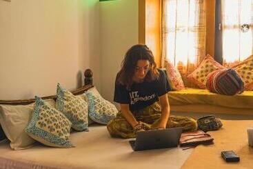 Open Road Hostel And Cafe