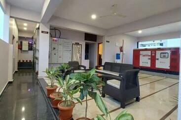 公寓式酒店  Lk Grand Home