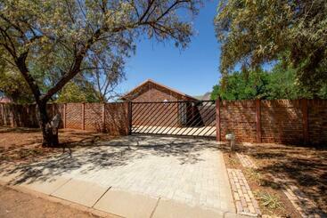 פנסיון Guesthouse@spekboom