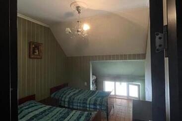 بنسيون Guesthouse Kvara Mukhuri