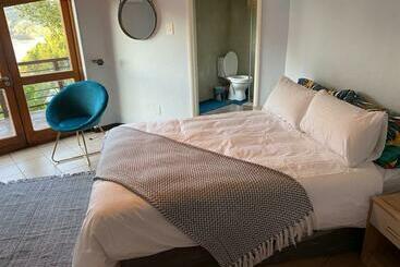 ペンション Manzi Villa