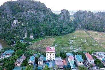 هتل Tam Coc Mountain Flower Homestay