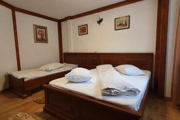 Pensiunea Cota 1200 Piscul Negru