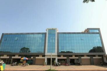 Super Hotel O Sar Residency