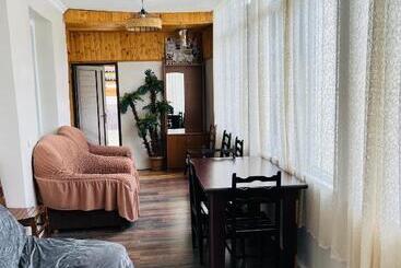 Manoni Ratiani S Hostel