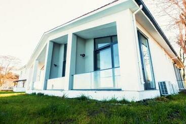 هتل آپارتمان Mehmet Bey çaka By Trippters