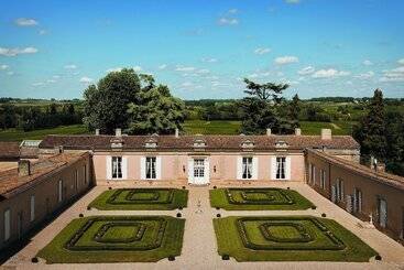 민박 Château Fombrauge   Bernard Magrez Luxury Wine Experience