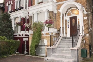 مبيت وإفطار Lampton Guest House