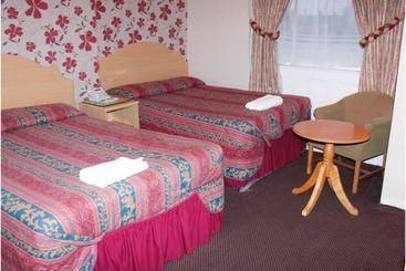 تختخواب و صبحانه Lampton Guest House