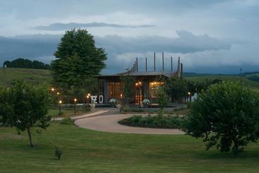 Brahman Hills   Gardens, Hotel & Cottages