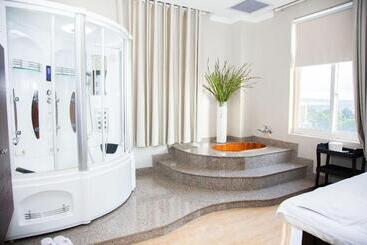 Hai Ba Trung Hotel & Spa