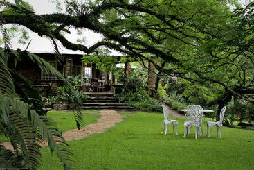 Отель Reilly's Rock Hilltop Lodge