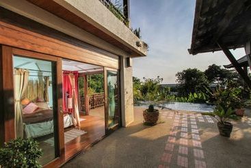 هتل Thai Island Dream Estate