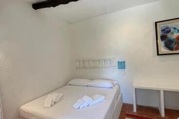 تختخواب و صبحانه La Casa Del Nespolo Exclusive Country Suites Seaview Pool & Self Check In